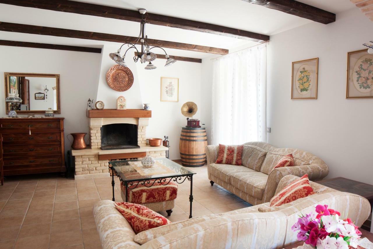 B&B L' Antica Fonte Spinetoli Eksteriør billede